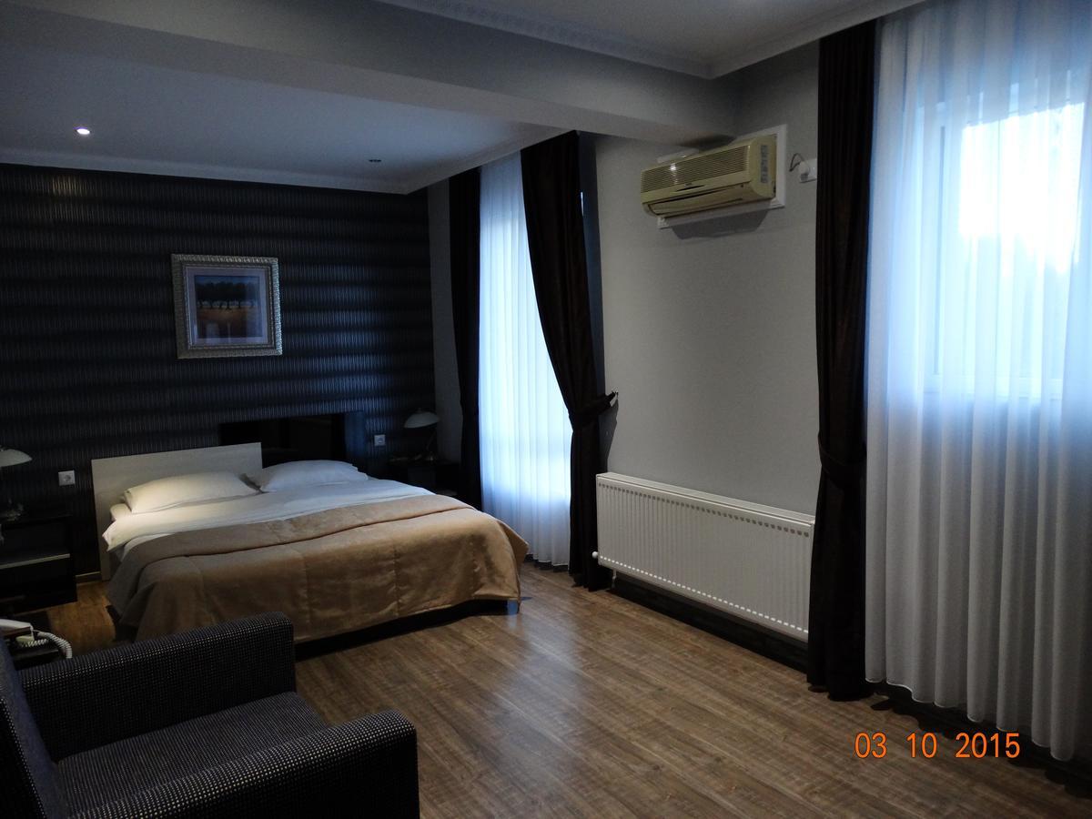 Hotel Mimoza Razgrad Exterior foto